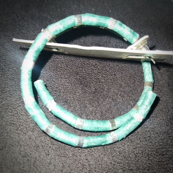 Bundle Set of 2 NEW Pairs of Hoop Earrings, Acrylic/Lucite - Picture 9 of 13